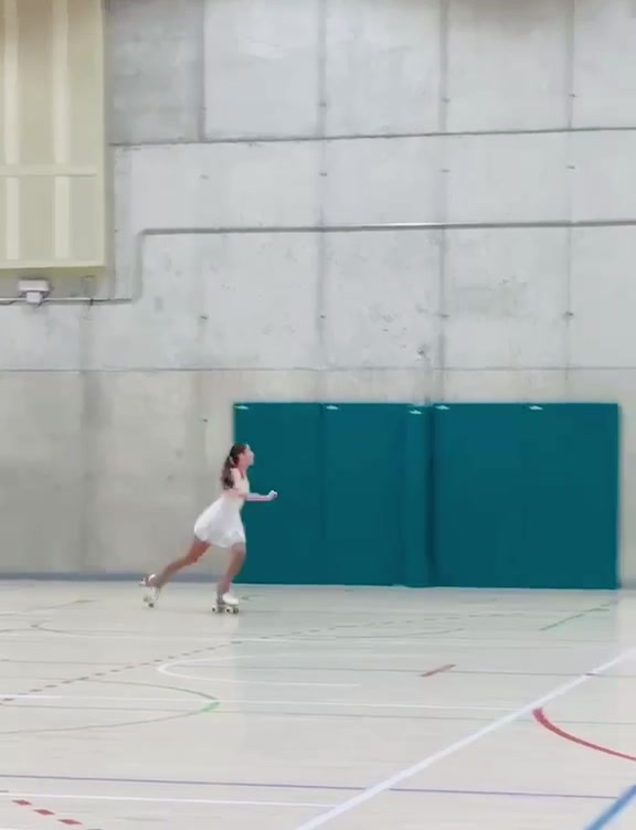 Patinadora durante una actuación de Danza