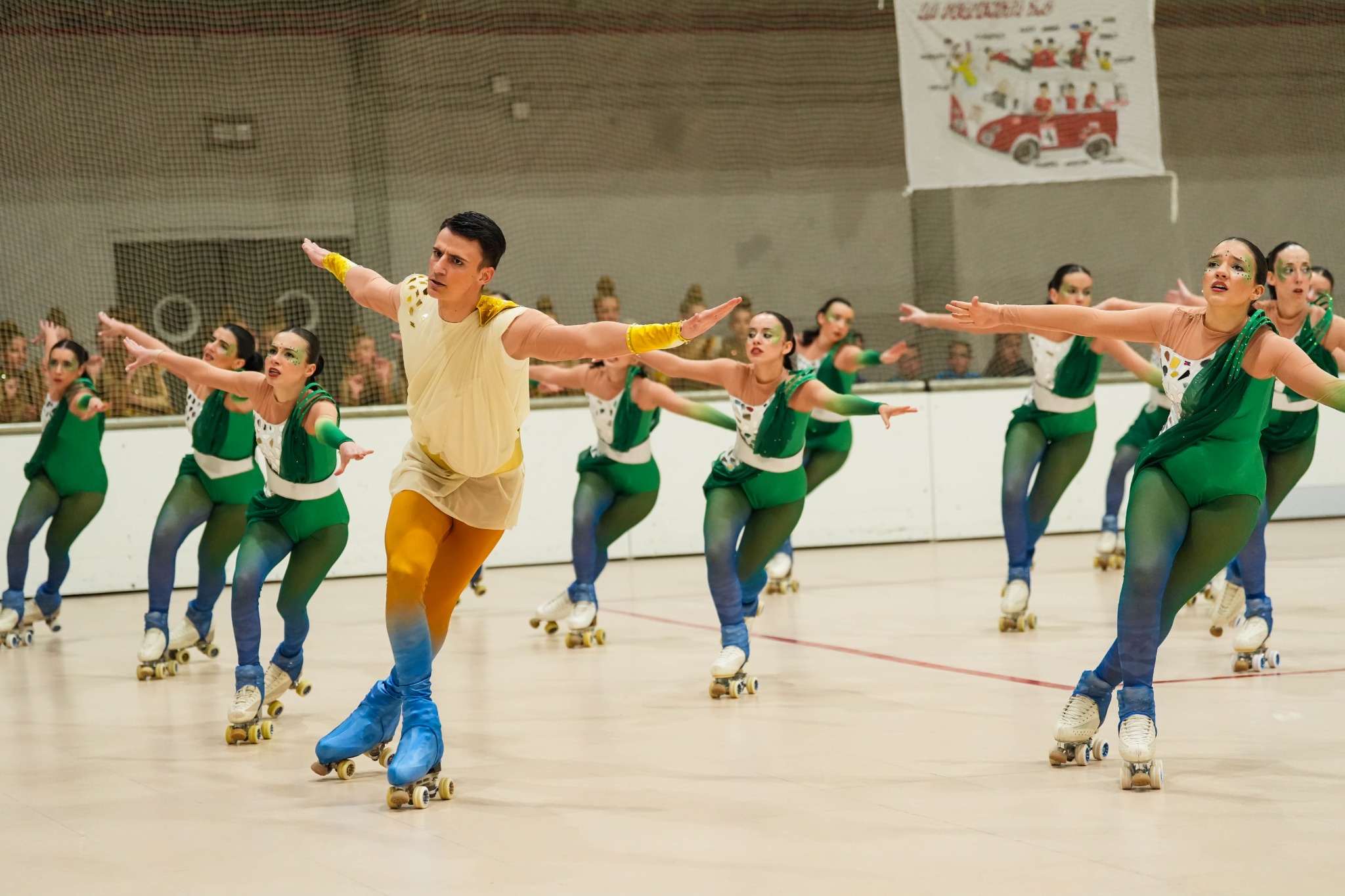 Grupo Show interpretando una coreografía en competición